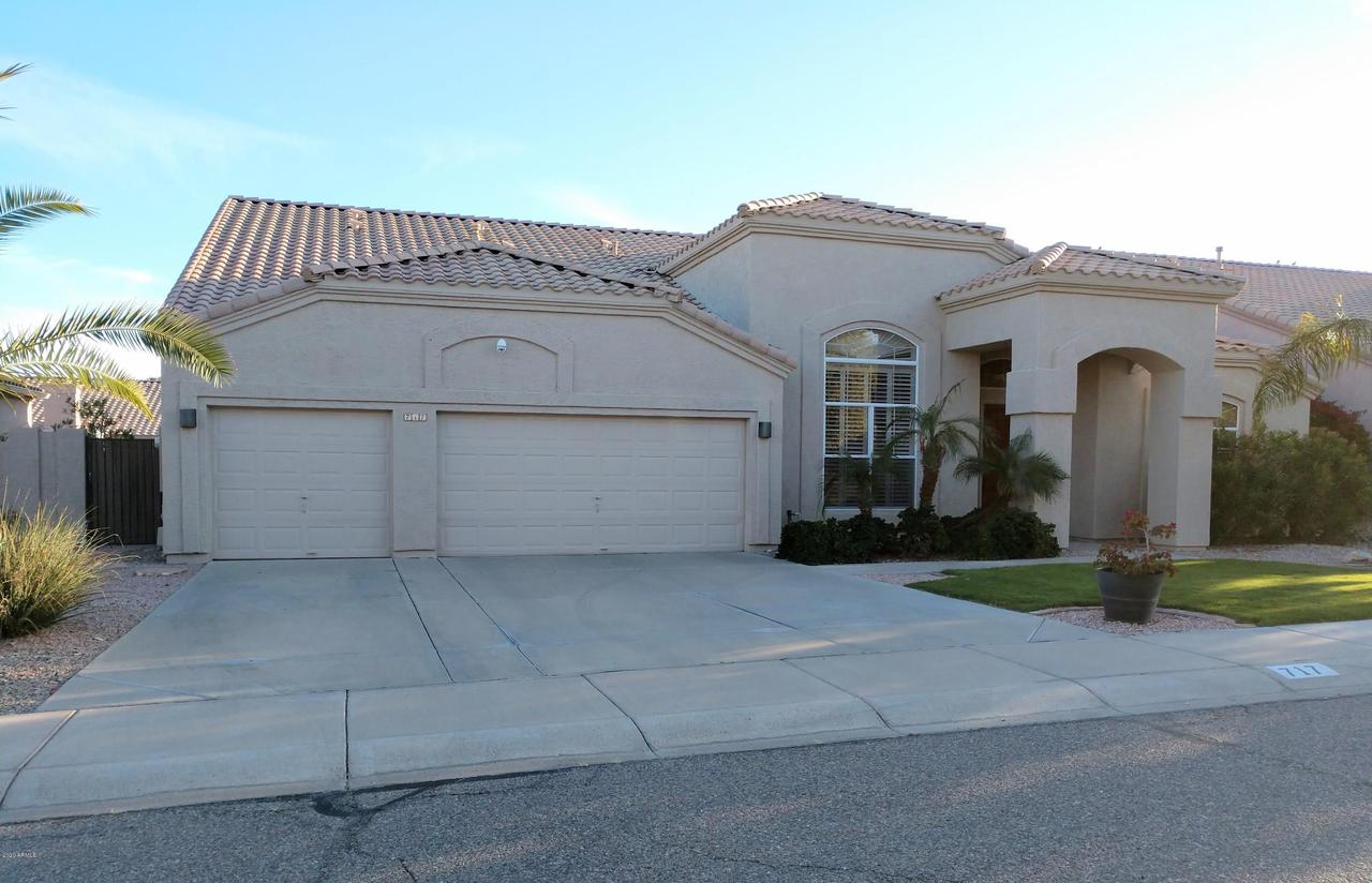 717 W Amberwood Dr., Phoenix, AZ 85045
