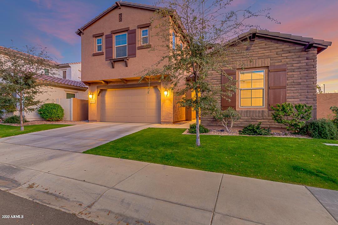 977 W Yellowstone Way, Chandler, AZ 85248