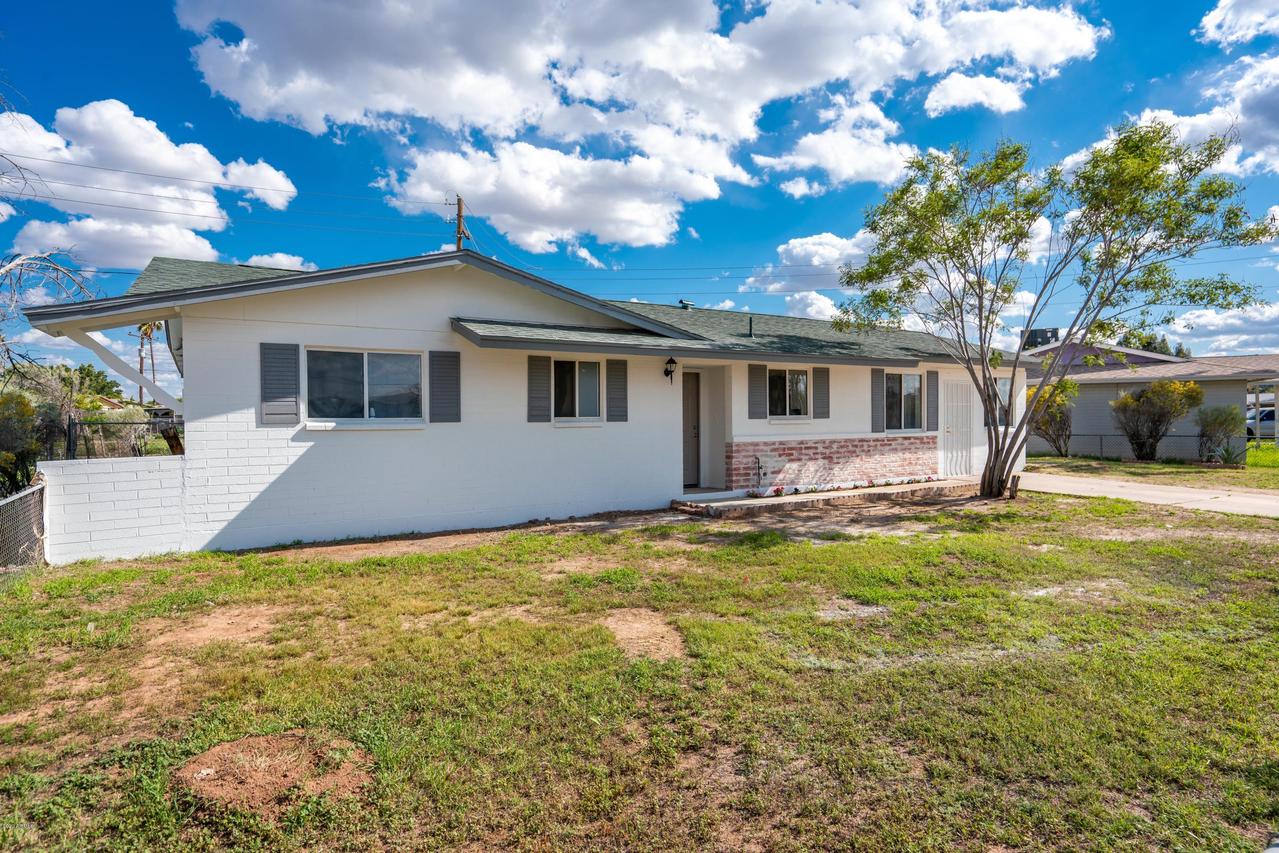 2227 E Mobile Ln., Phoenix, AZ 85040