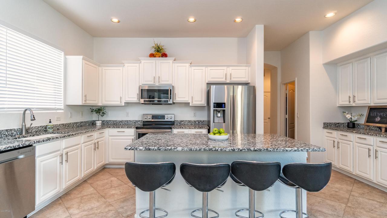 2260 E Indian Wells Dr., Chandler, AZ 85249