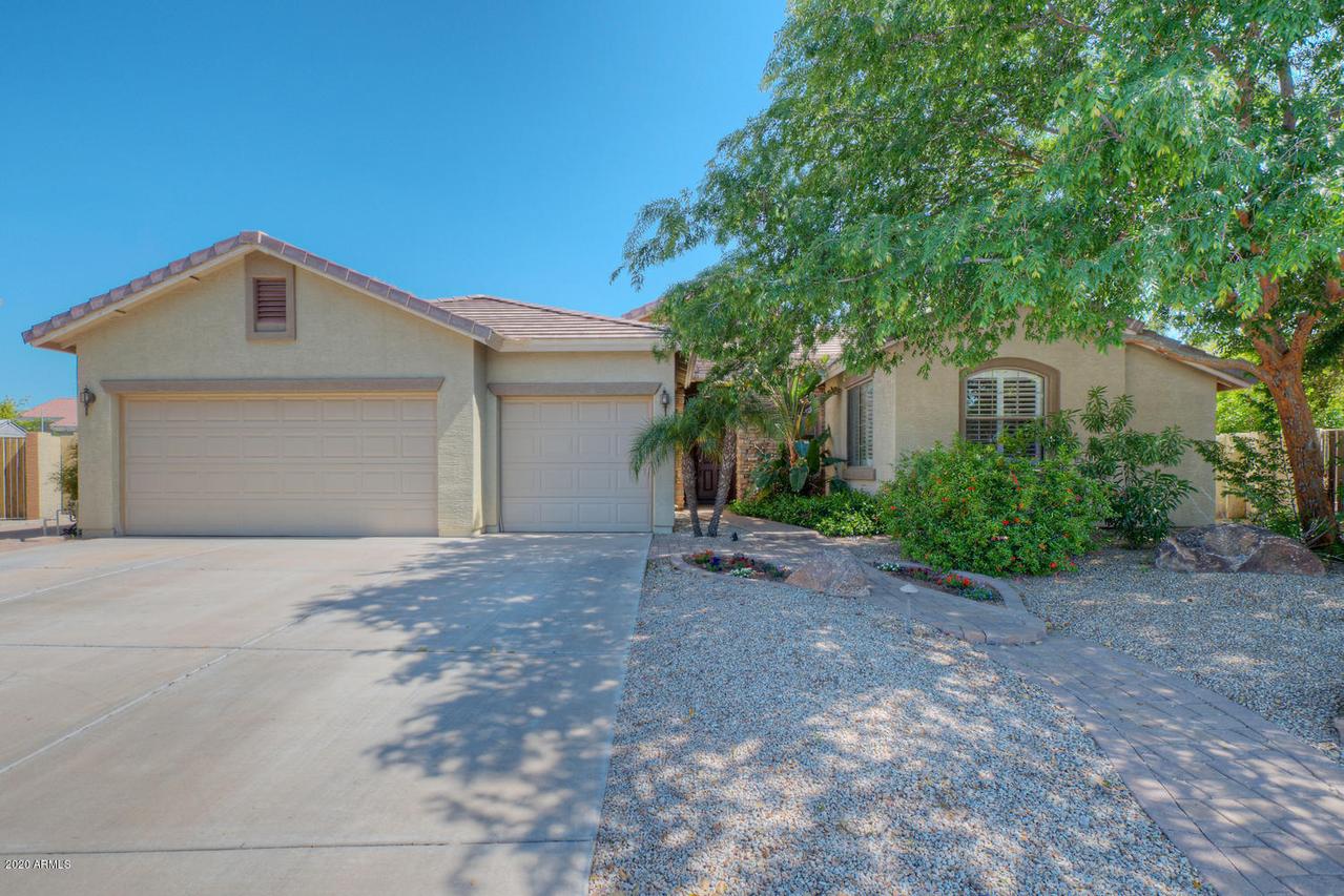 10165 E Lobo Ave., Mesa, AZ 85209