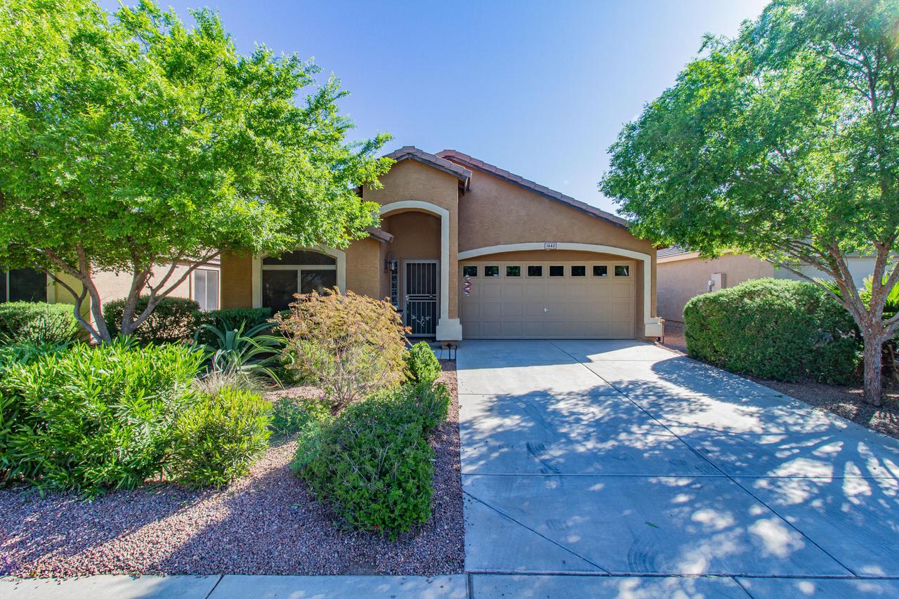 1440 E Penny Ln., San Tan Valley, AZ 85140