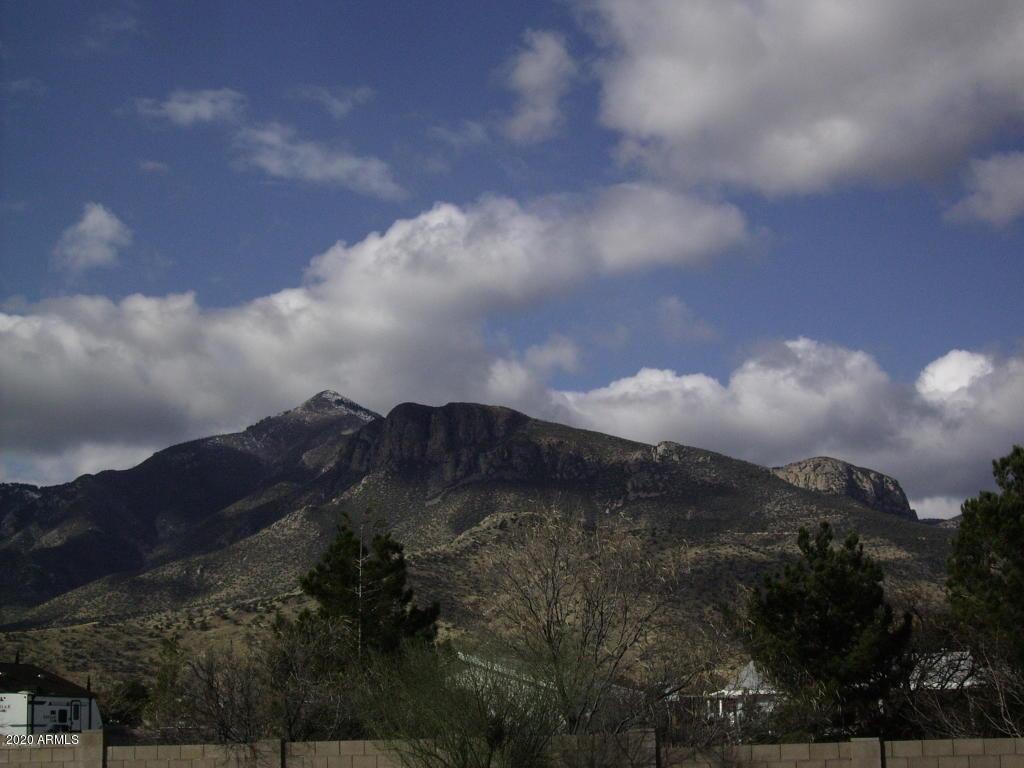 5427 E Johnson Way, Hereford, AZ 85615