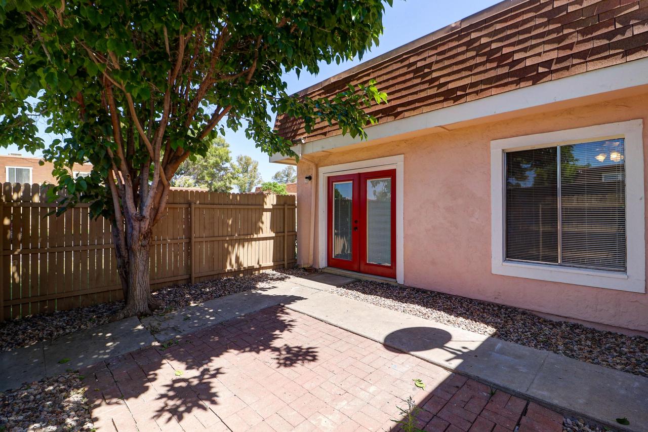 8211 N 34th Ave., Phoenix, AZ 85051
