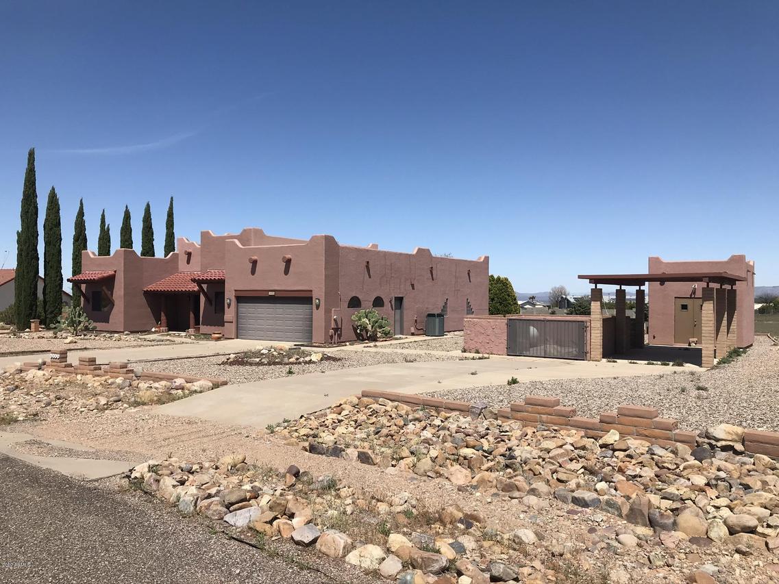 6955 S Pinon Dr., Hereford, AZ 85615