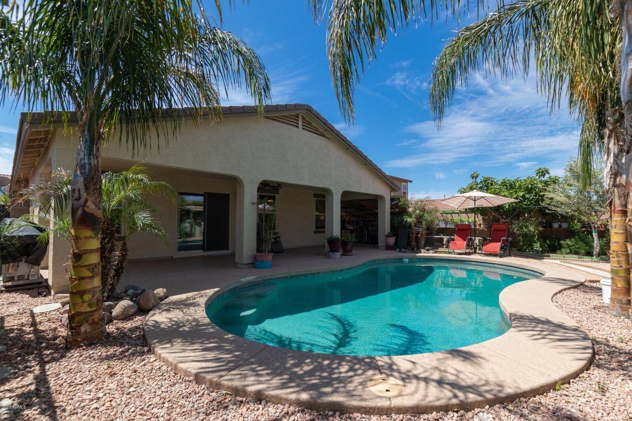 17654 W Maya Way, Surprise, AZ 85387