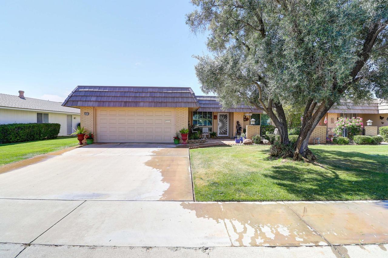 10013 W Sandstone Dr., Sun City, AZ 85351