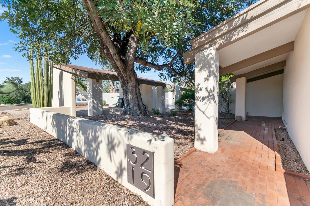 3219 E Minnezona Cir., Phoenix, AZ 85018