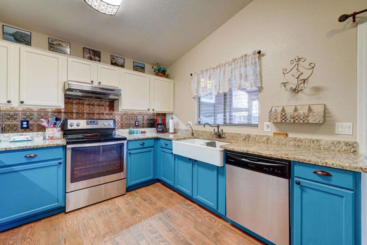 975 E Greenlee Ave., Apache Junction, AZ 85219