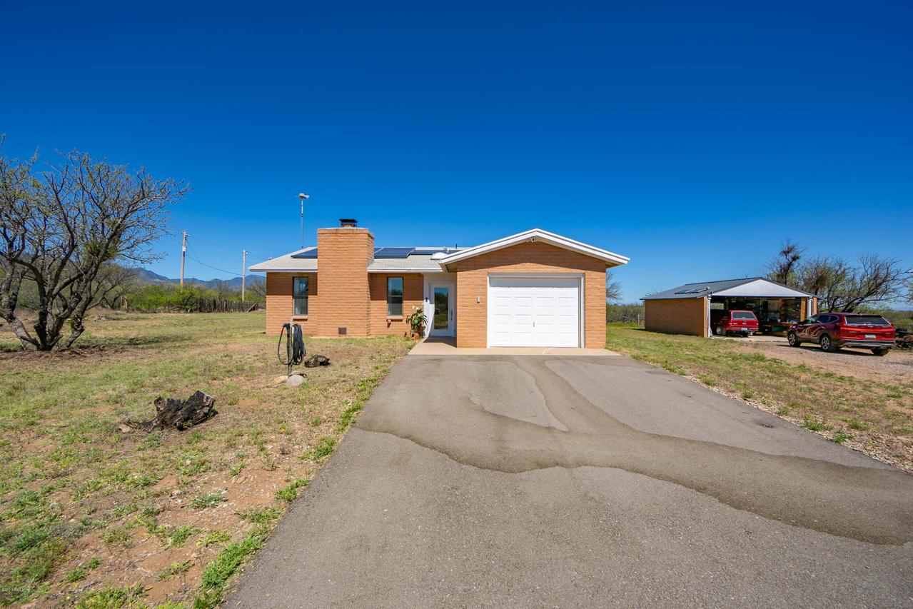 5767 E Calle De La Almendra, Hereford, AZ 85615