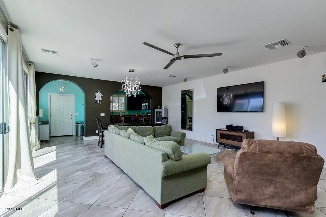 1102 S Annie Ln., Gilbert, AZ 85296