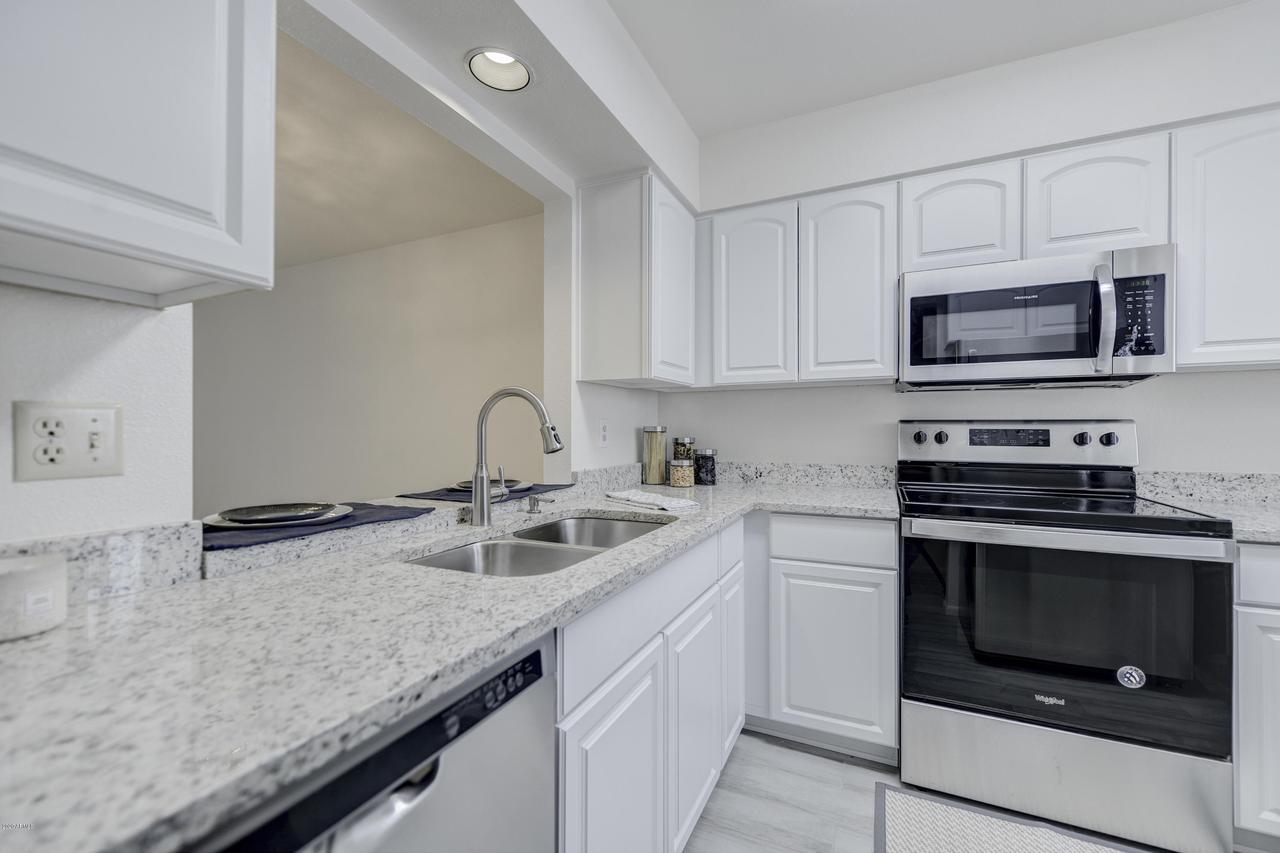 7474 E Earll Dr. #215, Scottsdale, AZ 85251