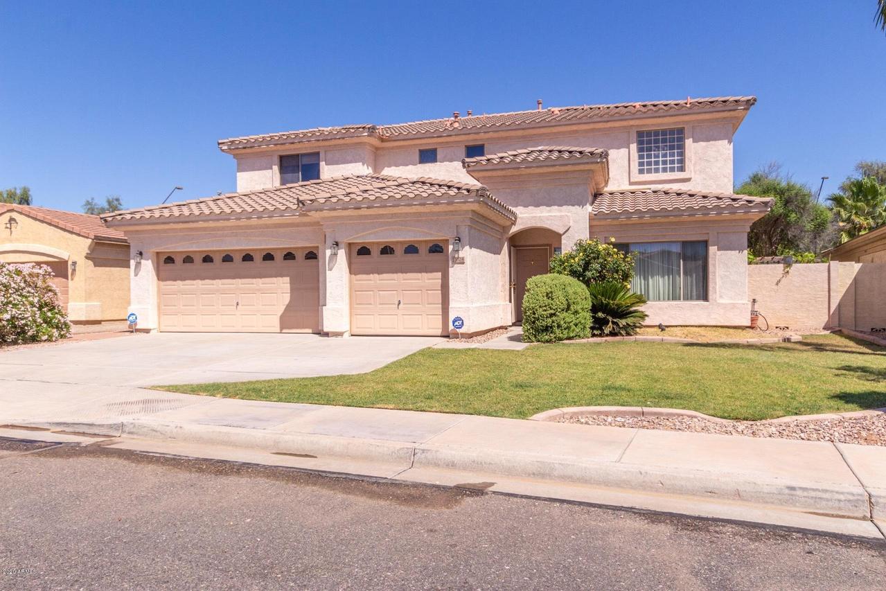 17024 W Post Dr., Surprise, AZ 85388