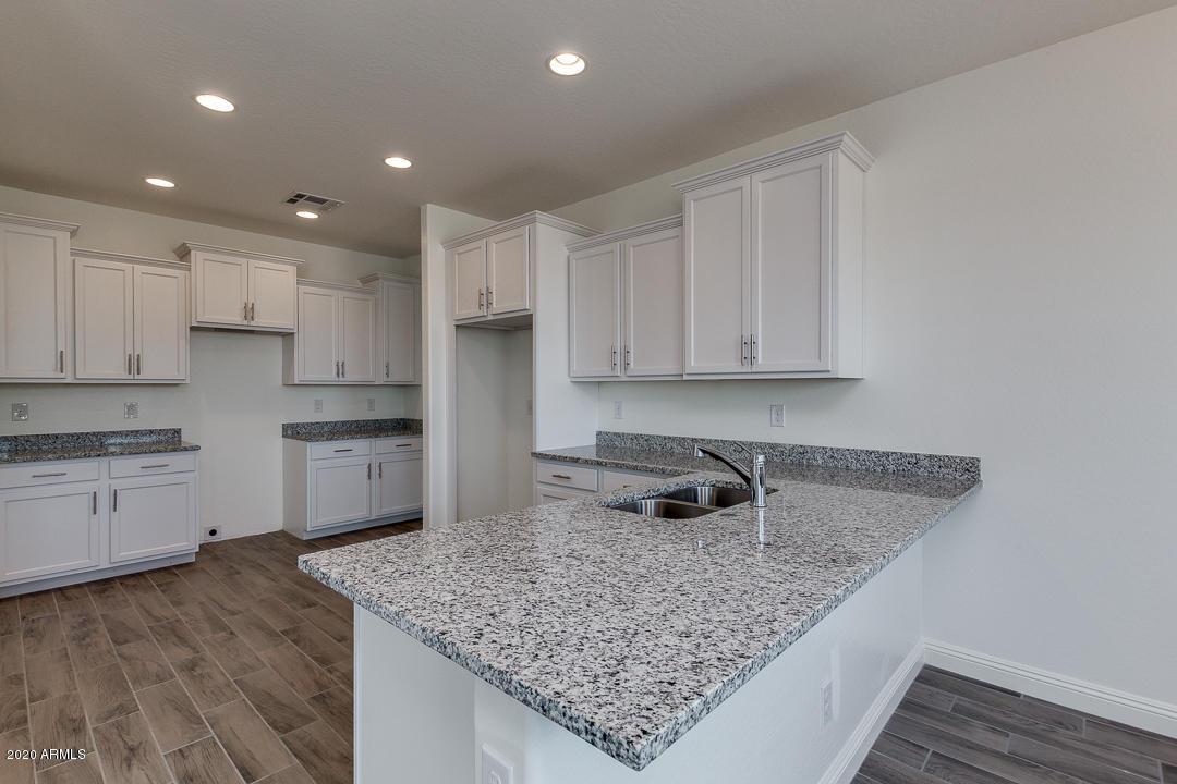 256 N 69th Pl., Mesa, AZ 85207