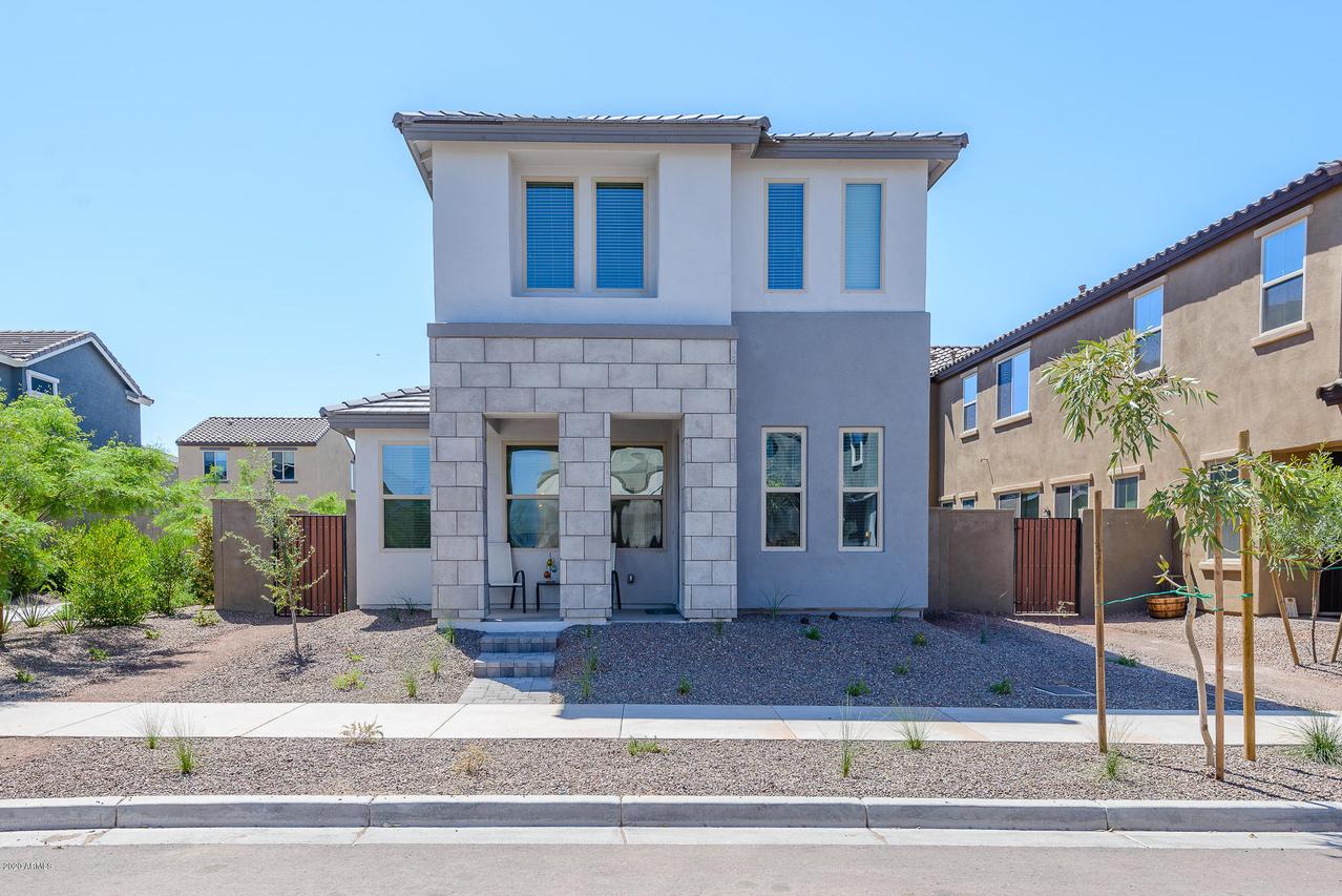 2031 W Desert Hollow Dr., Phoenix, AZ 85085