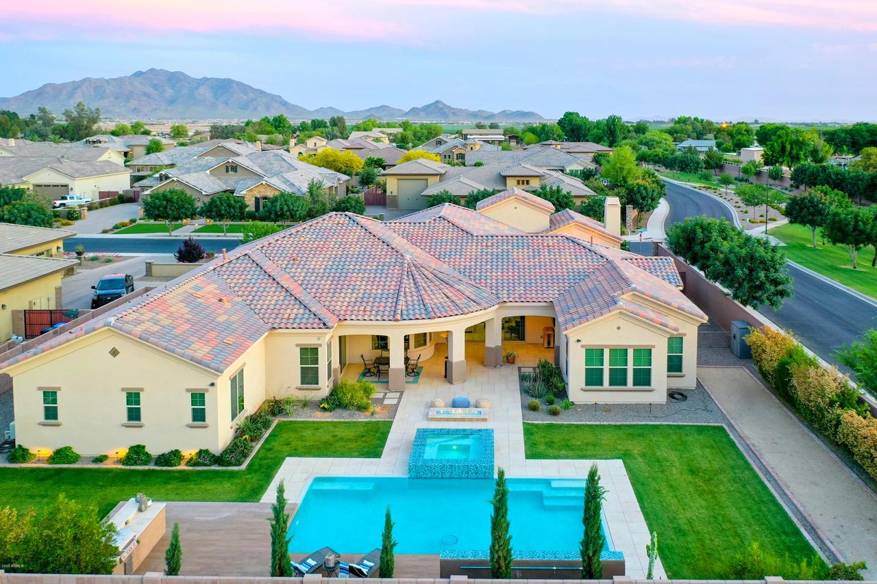 2034 E Crescent Way, Gilbert, AZ 85298