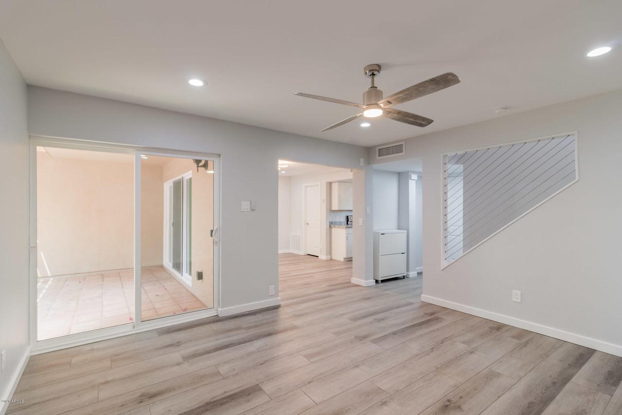 2233 E Highland Ave. #133, Phoenix, AZ 85016