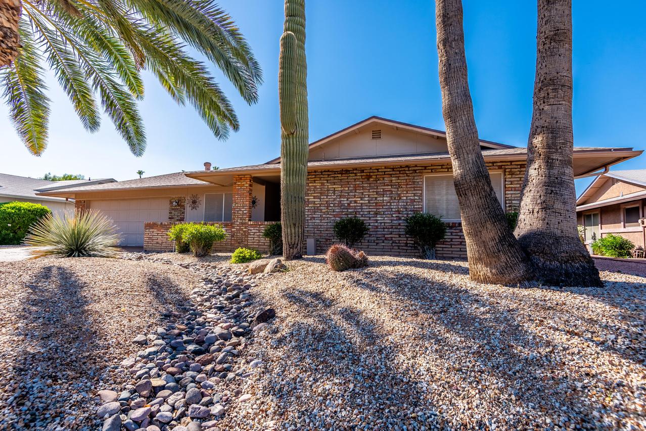 19814 N Willow Creek Cir., Sun City, AZ 85373