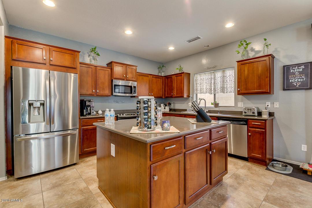 786 E Sun Valley Farms Ln., San Tan Valley, AZ 85140