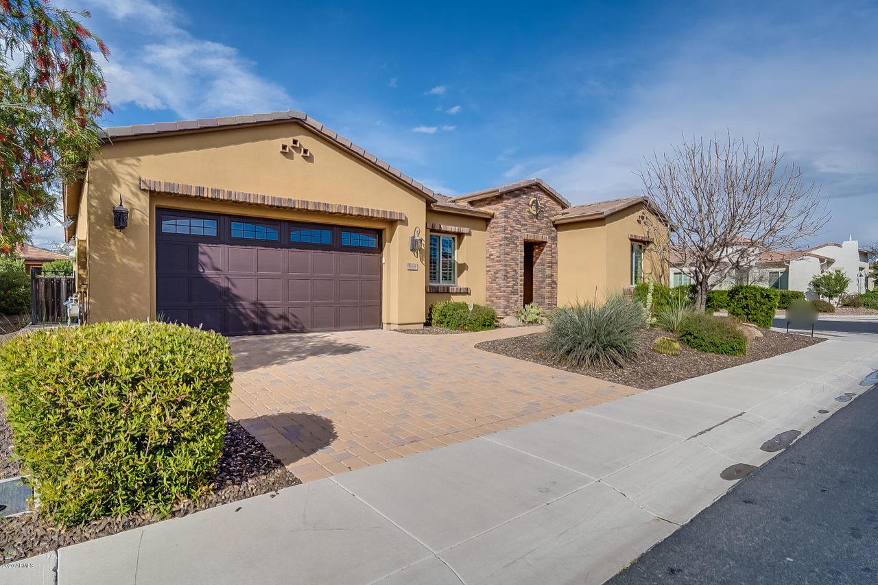 668 E Harmony Way, San Tan Valley, AZ 85140
