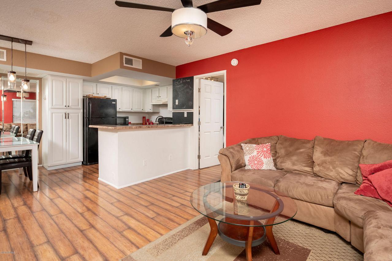 3601 W Tierra Buena Ln. #236, Phoenix, AZ 85053