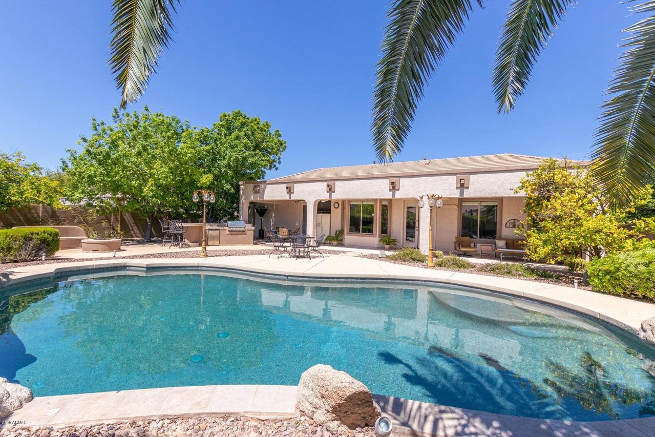 5701 W Ludden Mountain Dr., Glendale, AZ 85310