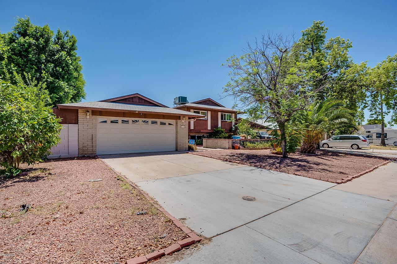 3821 W Saint Moritz Ln., Phoenix, AZ 85053