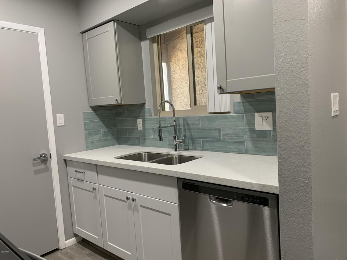 2220 W Dora St. #214, Mesa, AZ 85201