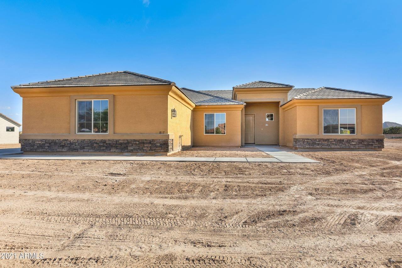 817 W Rhonda View Rd., San Tan Valley, AZ 85143