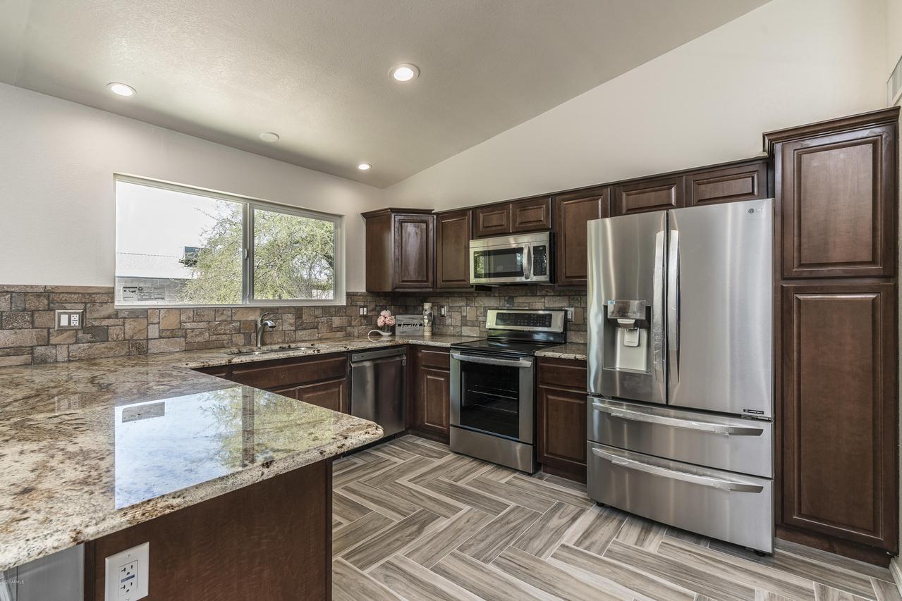 9614 W Echo Ln., Peoria, AZ 85345