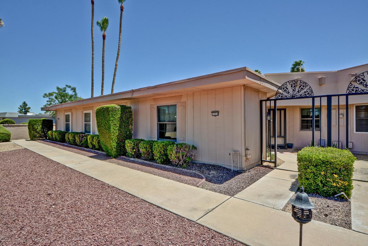 17214 N 106th Ave., Sun City, AZ 85373