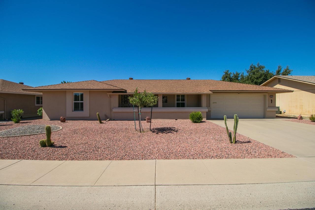 10401 W Edgewood Dr., Sun City, AZ 85351
