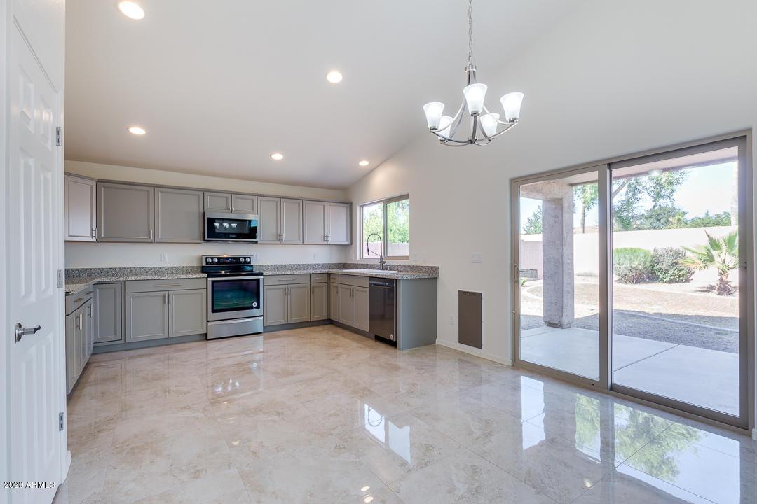 6063 S Danielson Way, Chandler, AZ 85249