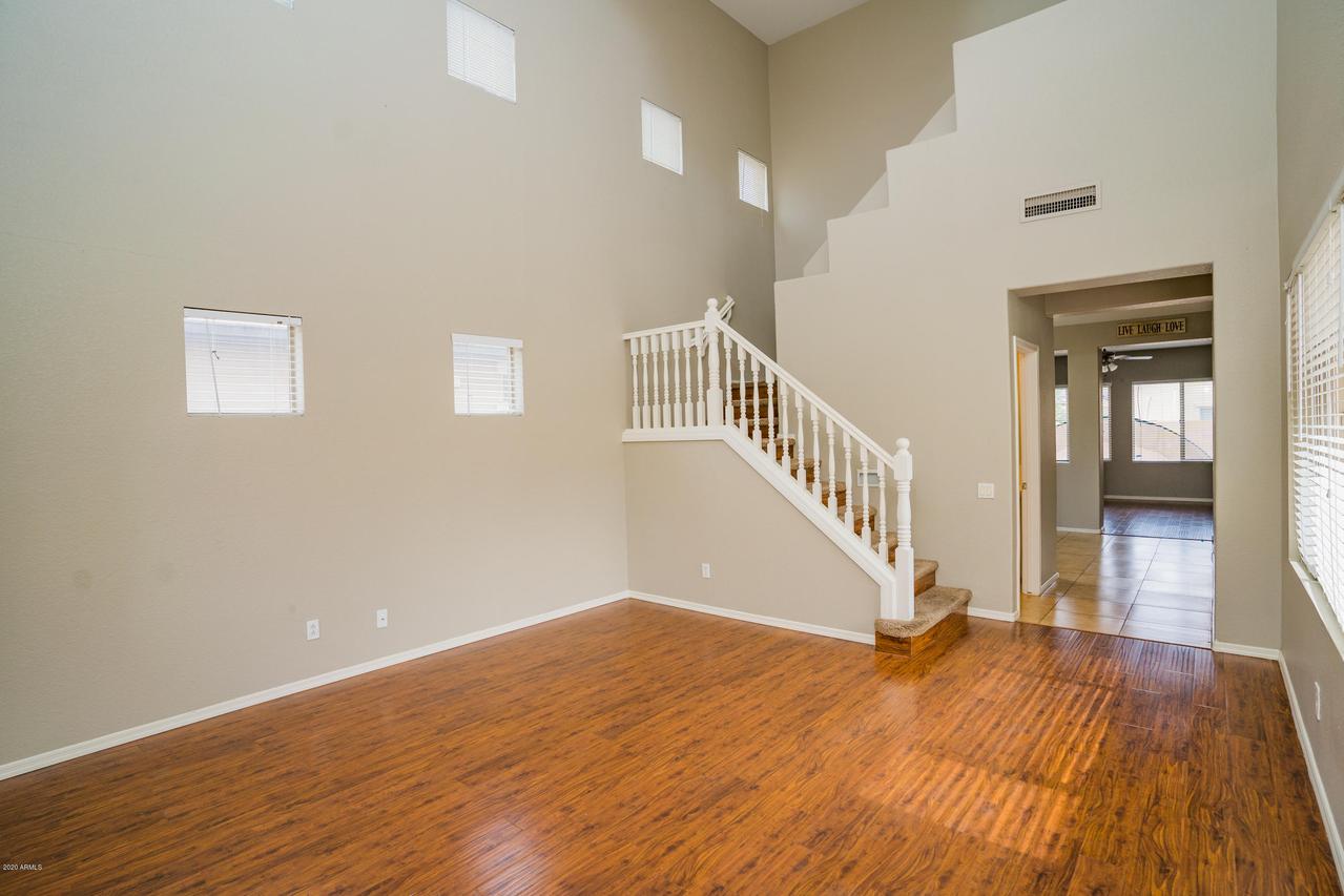 9122 W Palm Ln., Phoenix, AZ 85037