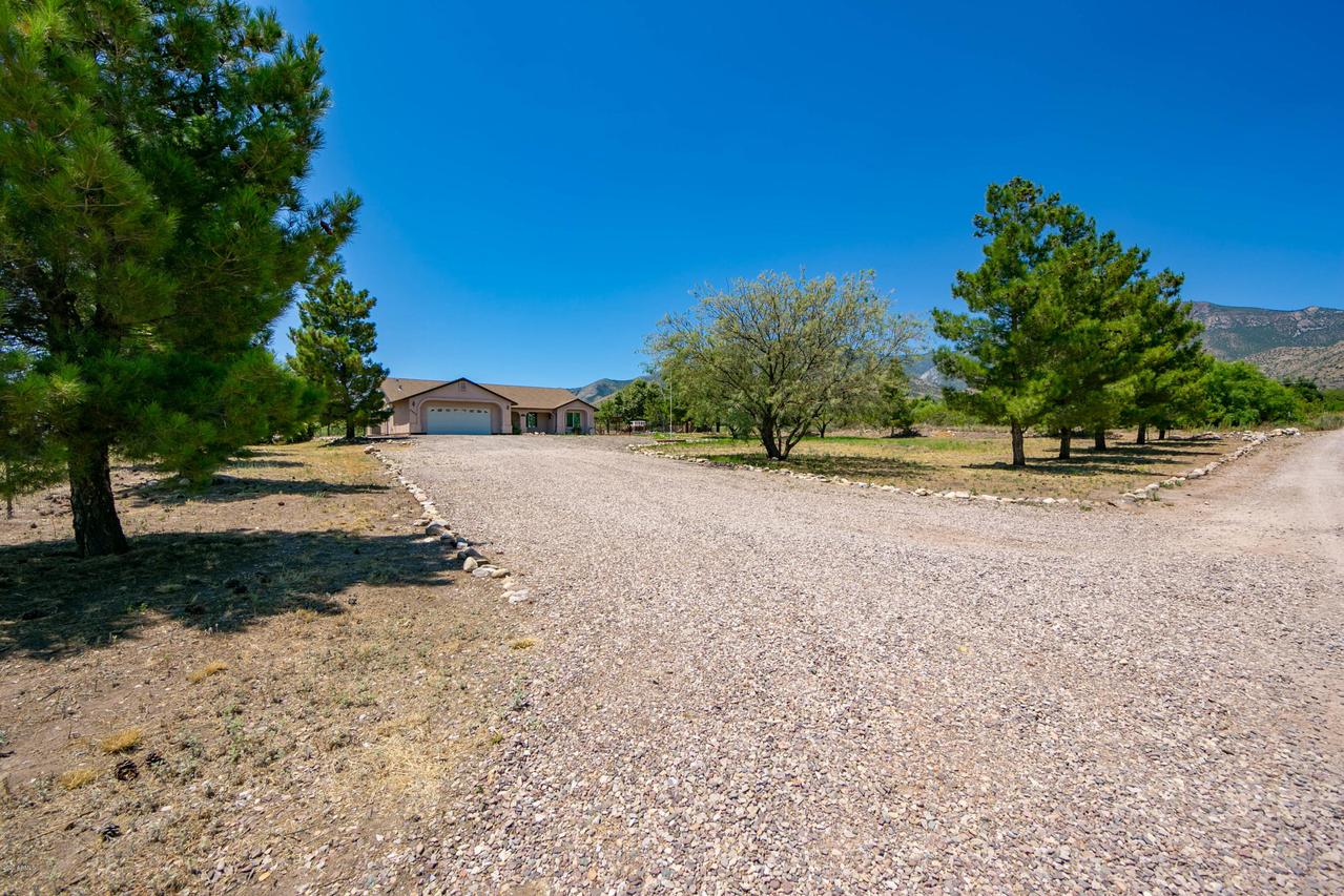 5460 E Calle Coyote, Hereford, AZ 85615