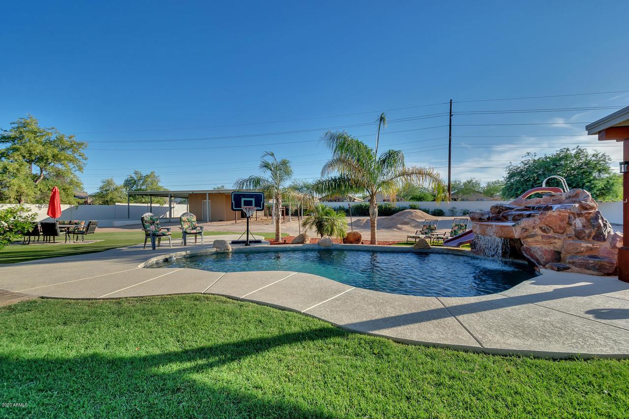 31628 N Sunflower Way, San Tan Valley, AZ 85143