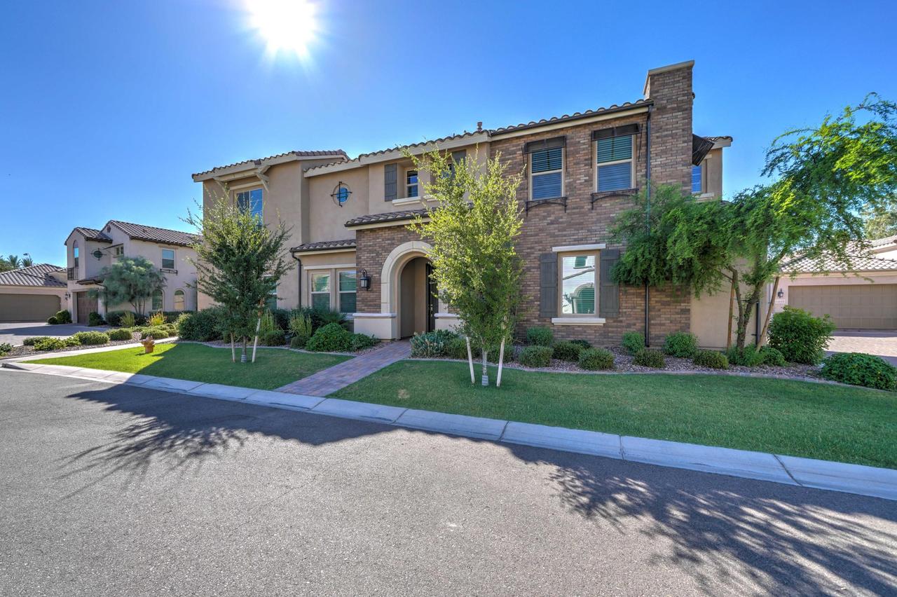 1960 W Yellowstone Way, Chandler, AZ 85248