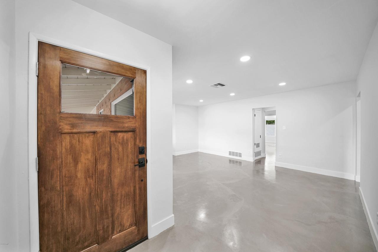 316 E Berridge Ln., Phoenix, AZ 85012