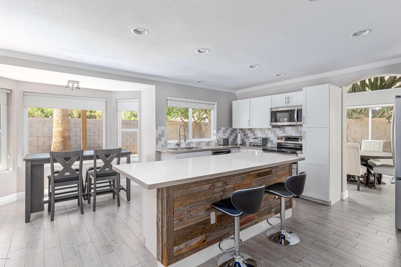 822 W Devon Dr., Gilbert, AZ 85233