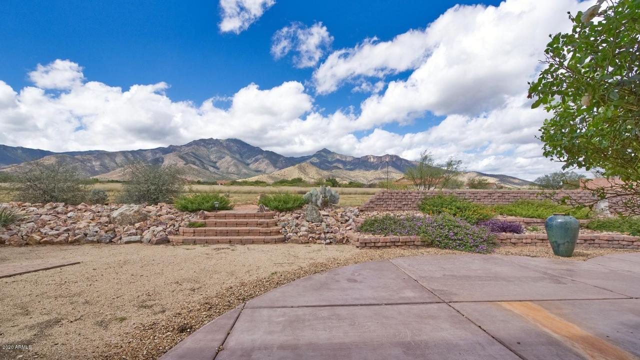 8710 S Palisades Dr., Hereford, AZ 85615