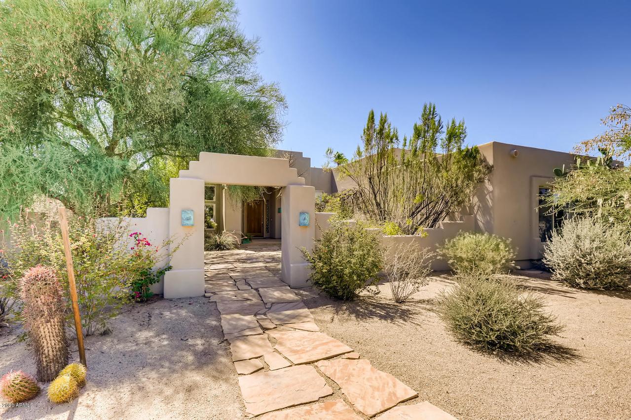 11626 S Tonalea Dr., Phoenix, AZ 85044