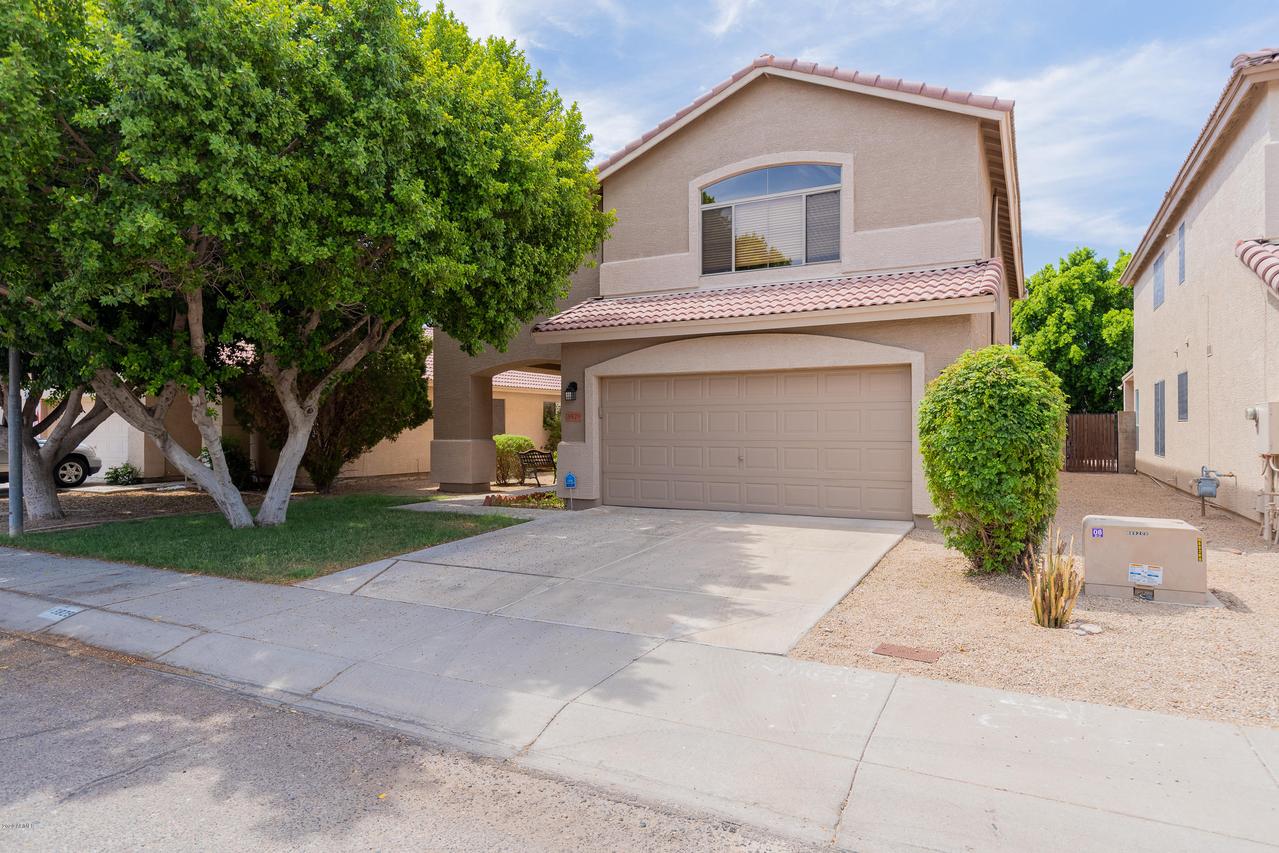 3829 W Villa Linda Dr., Glendale, AZ 85310
