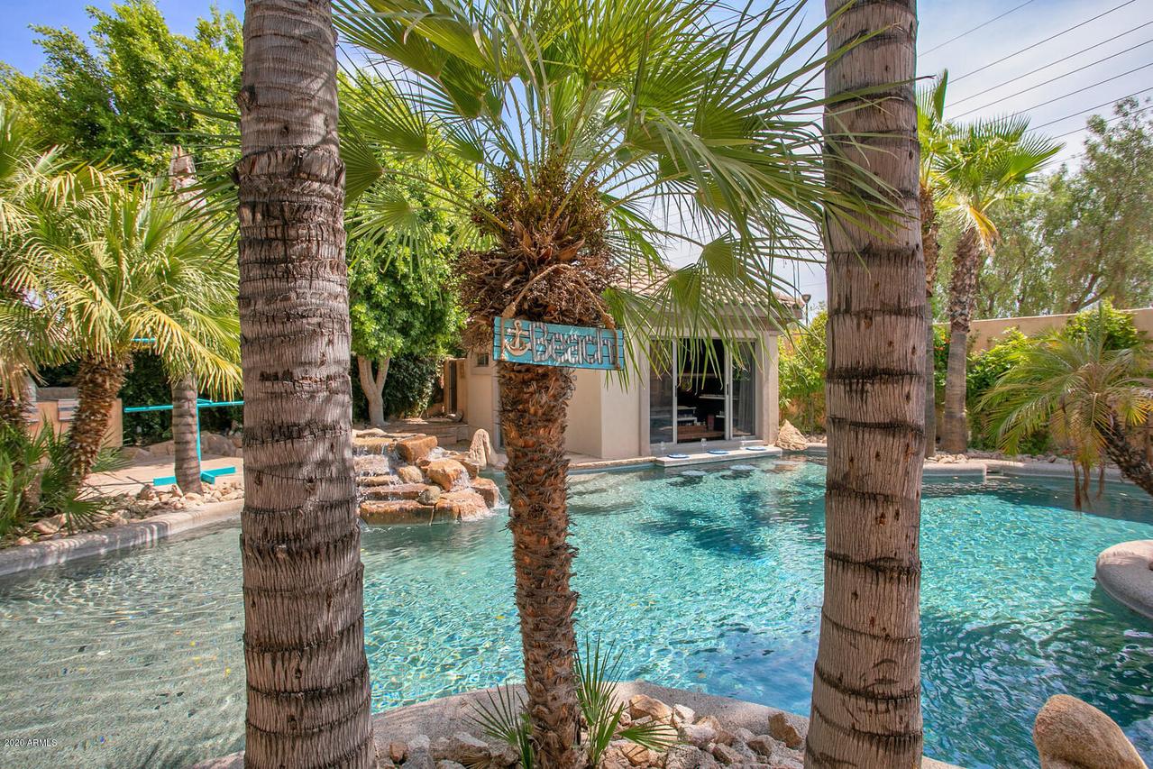 202 W Secretariat Dr., Tempe, AZ 85284