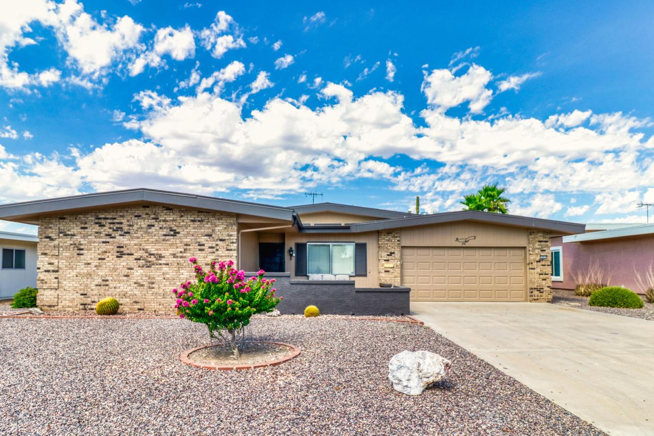 16634 N Meadow Park Dr., Sun City, AZ 85351