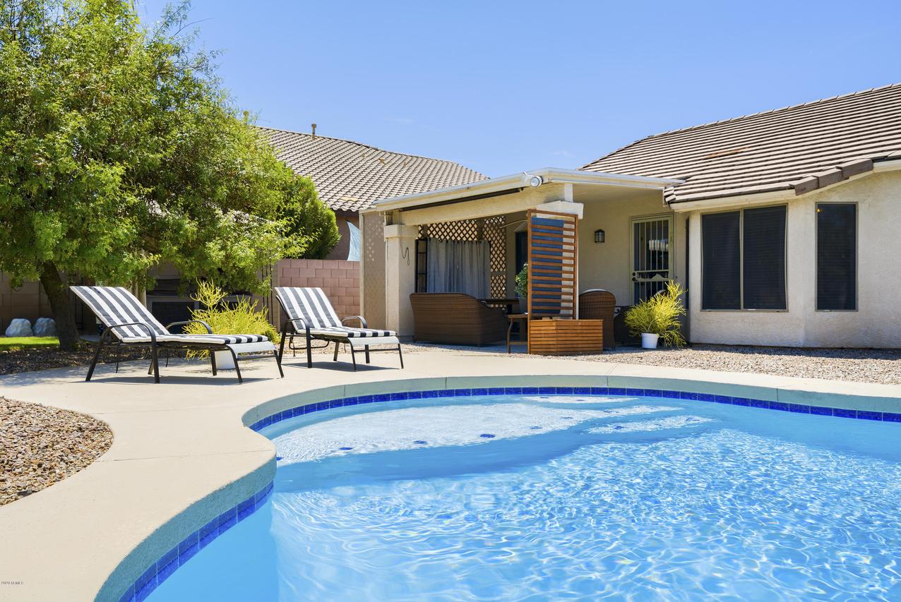 129 N Joshua Tree Ln., Gilbert, AZ 85234