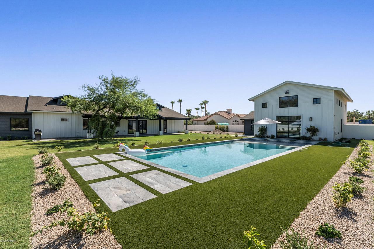 9852 E Charter Oak Rd., Scottsdale, AZ 85260