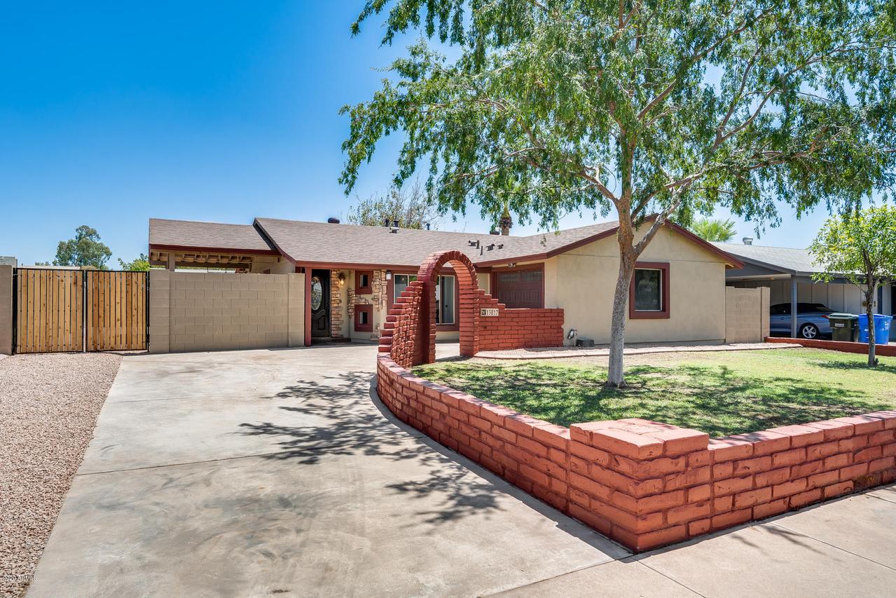 13817 N 37th Way, Phoenix, AZ 85032