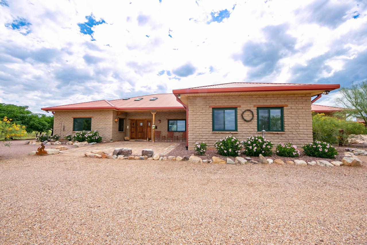 9128 S Oakridge Dr., Hereford, AZ 85615