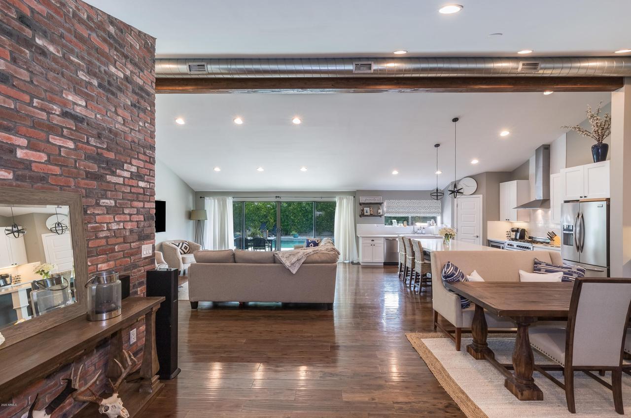 3425 N 43rd St., Phoenix, AZ 85018