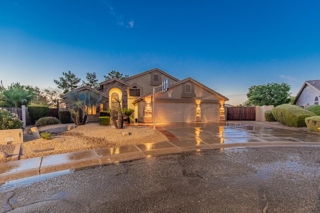 21714 N 70th Dr., Glendale, AZ 85308